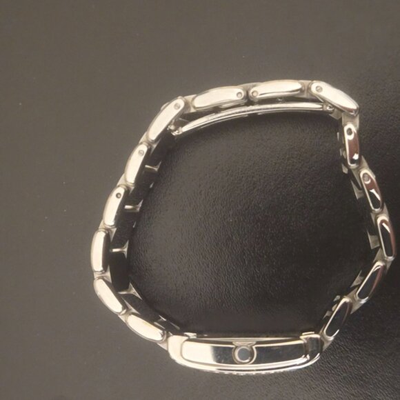 Selling a beautiful Patek Phillipe style women's wristwatch - Picture 4 of 7